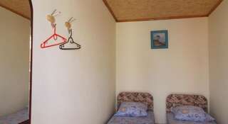 Гостиница Guest house U Dyadi Vani Коктебель Четырехместный номер-5
