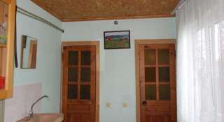 Гостиница Guest house U Dyadi Vani Коктебель Четырехместный номер-12