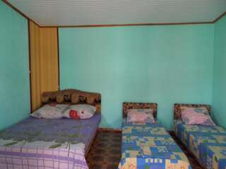 Гостиница Guest house U Dyadi Vani Коктебель Четырехместный номер эконом-класса-1