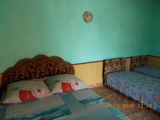 Гостиница Guest house U Dyadi Vani Коктебель Четырехместный номер эконом-класса-2